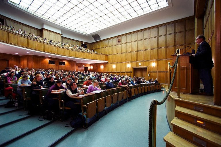 Hörsaal Hauptgebäude